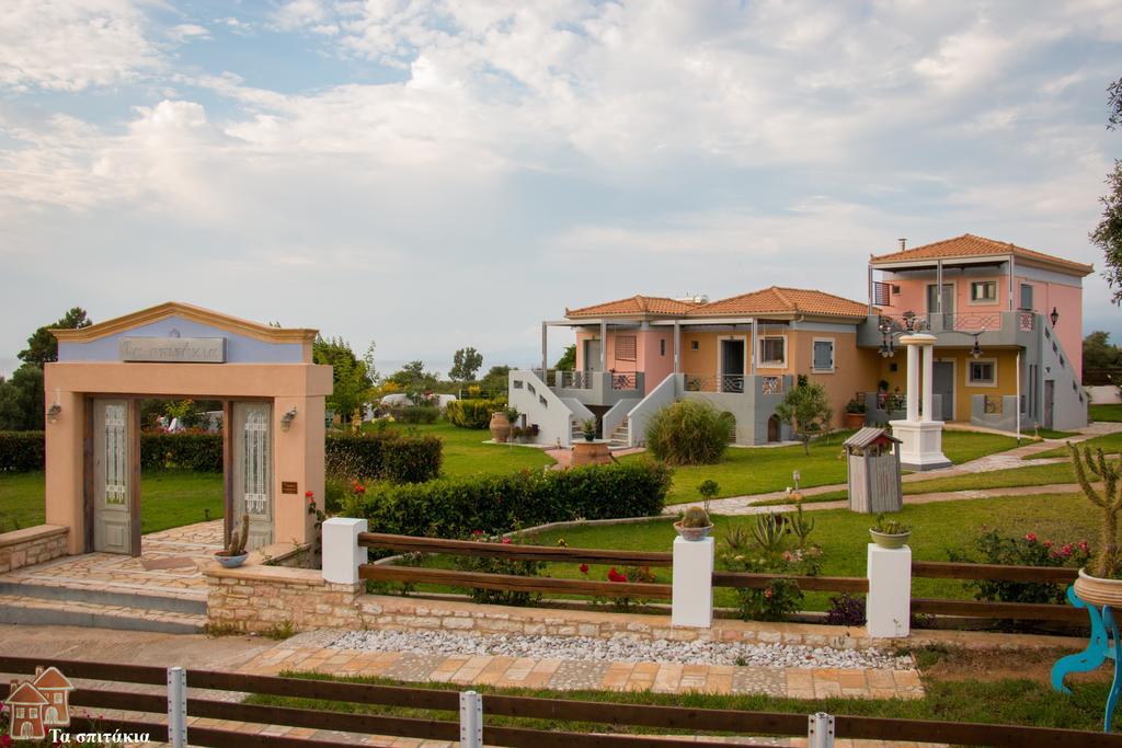 Ta Spitakia Tsarbopoulos Kyparissia Exterior photo
