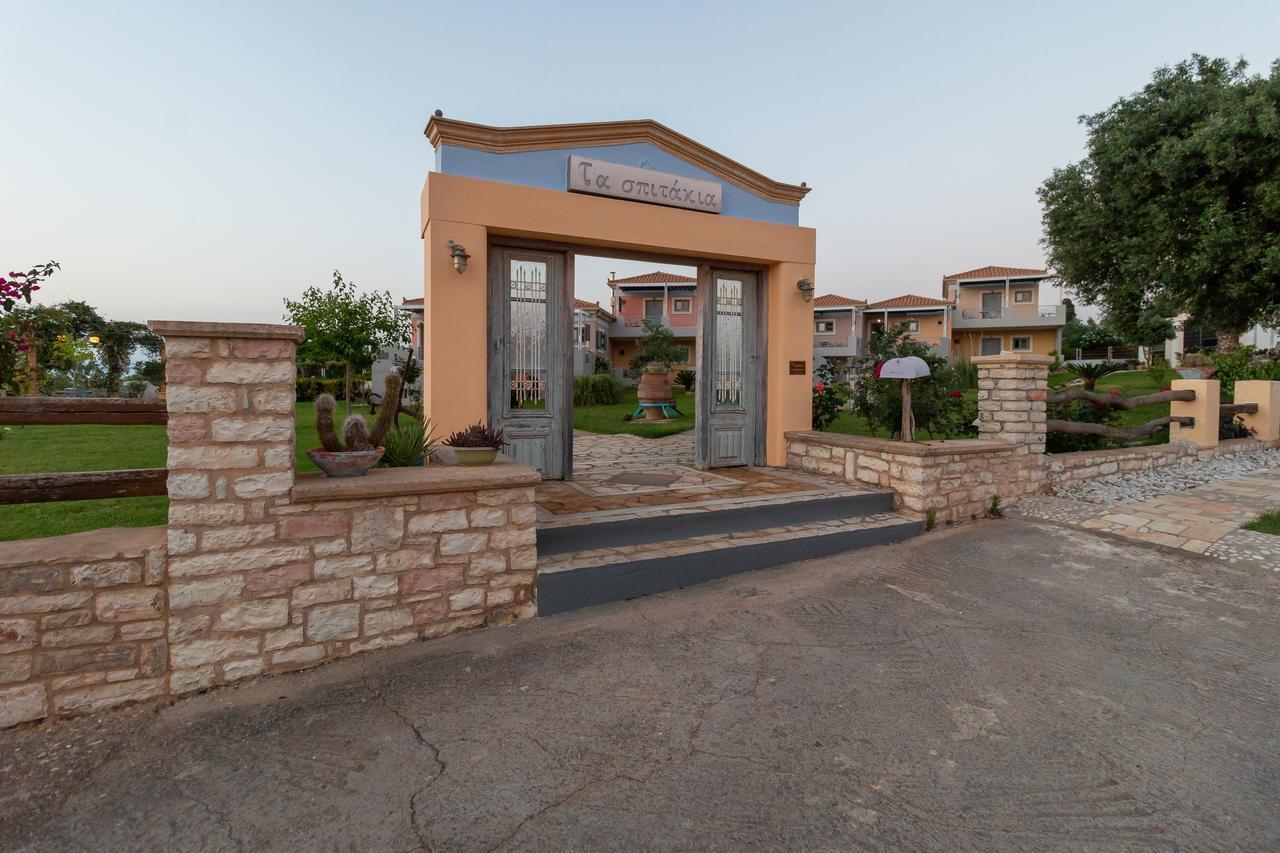 Ta Spitakia Tsarbopoulos Kyparissia Exterior photo