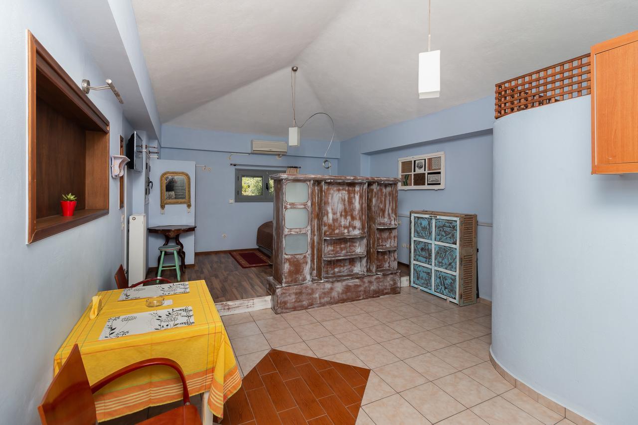Ta Spitakia Tsarbopoulos Kyparissia Exterior photo
