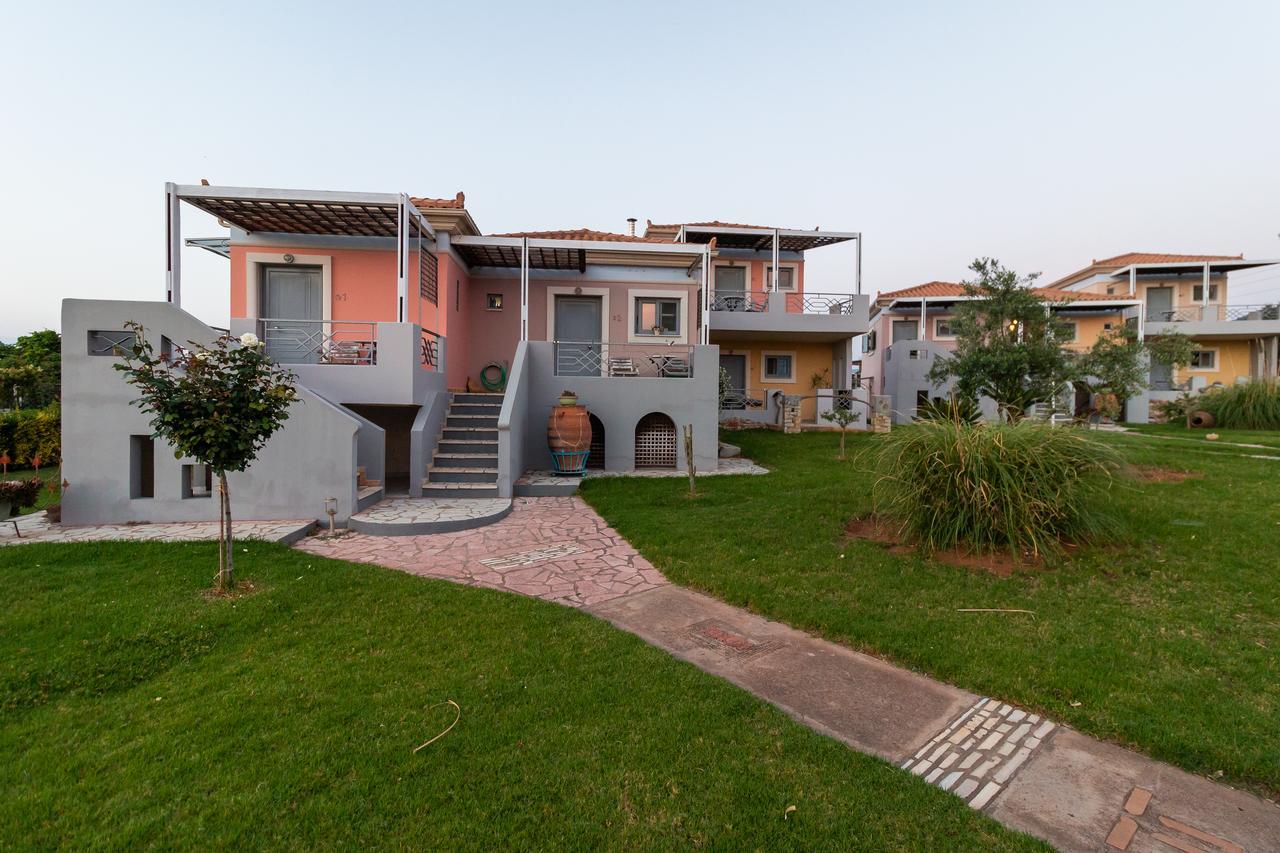 Ta Spitakia Tsarbopoulos Kyparissia Exterior photo